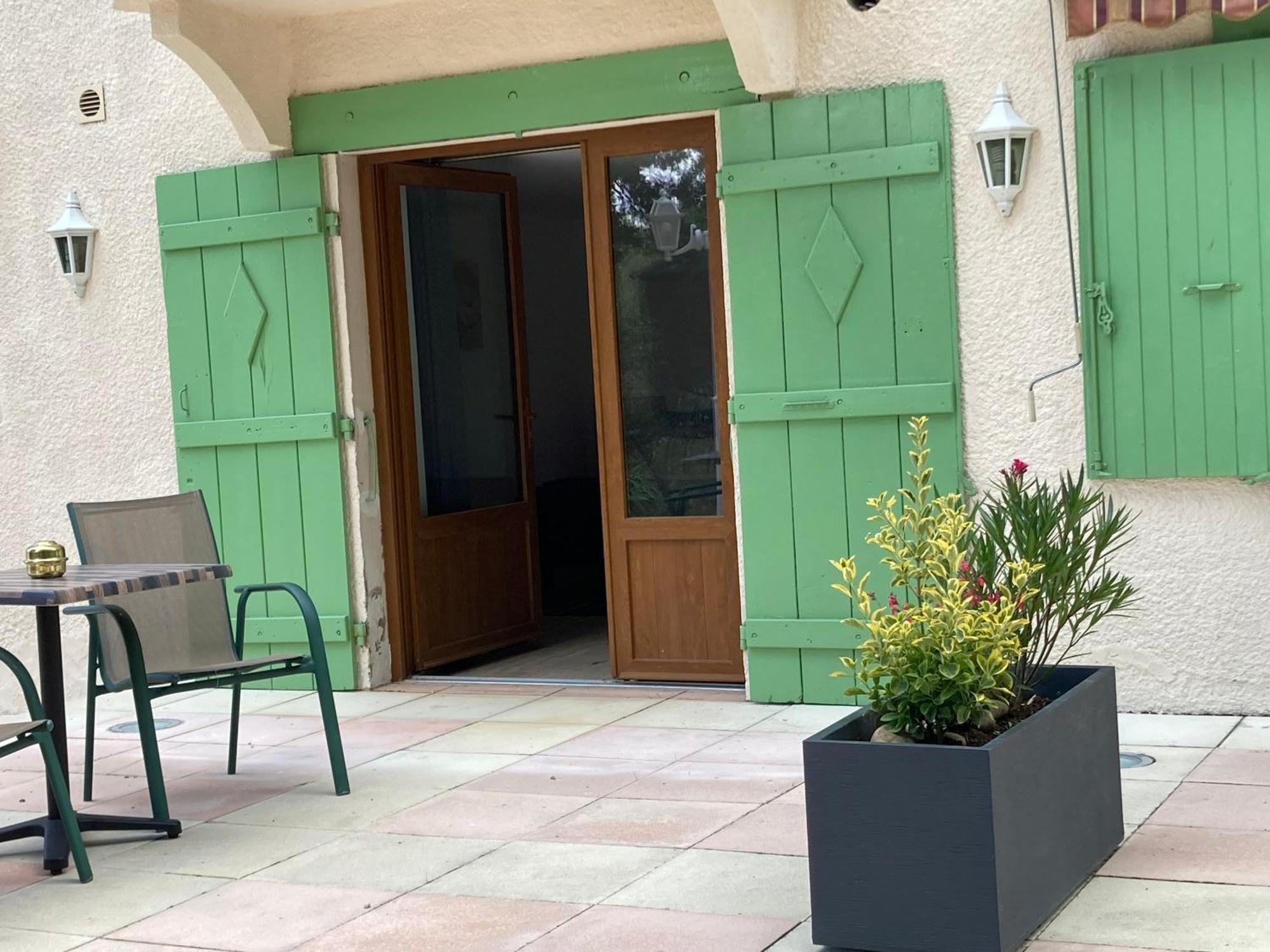 Pavillon De L'Etang Apartment Chateauneuf-du-Rhone ภายนอก รูปภาพ