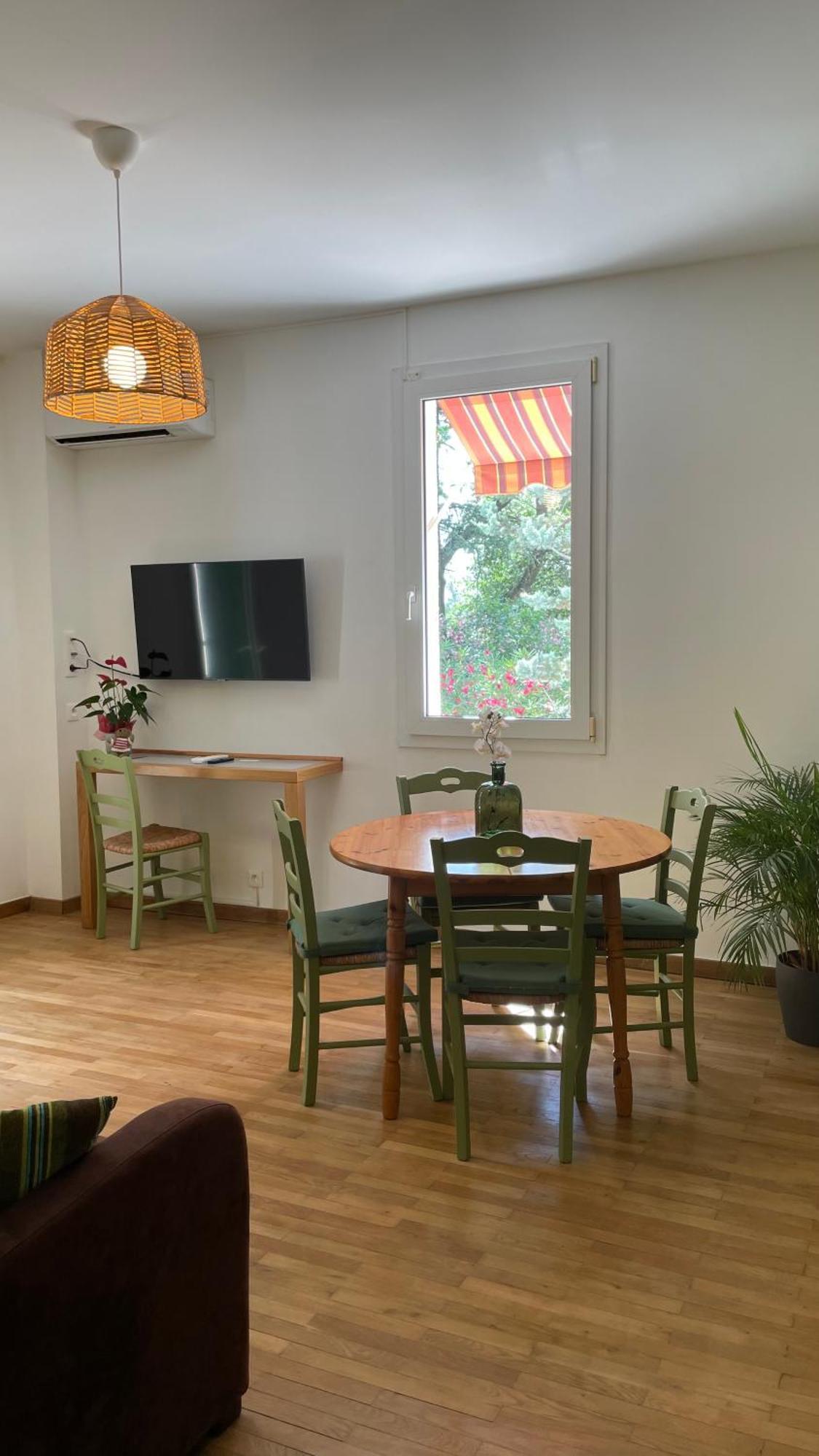 Pavillon De L'Etang Apartment Chateauneuf-du-Rhone ภายนอก รูปภาพ