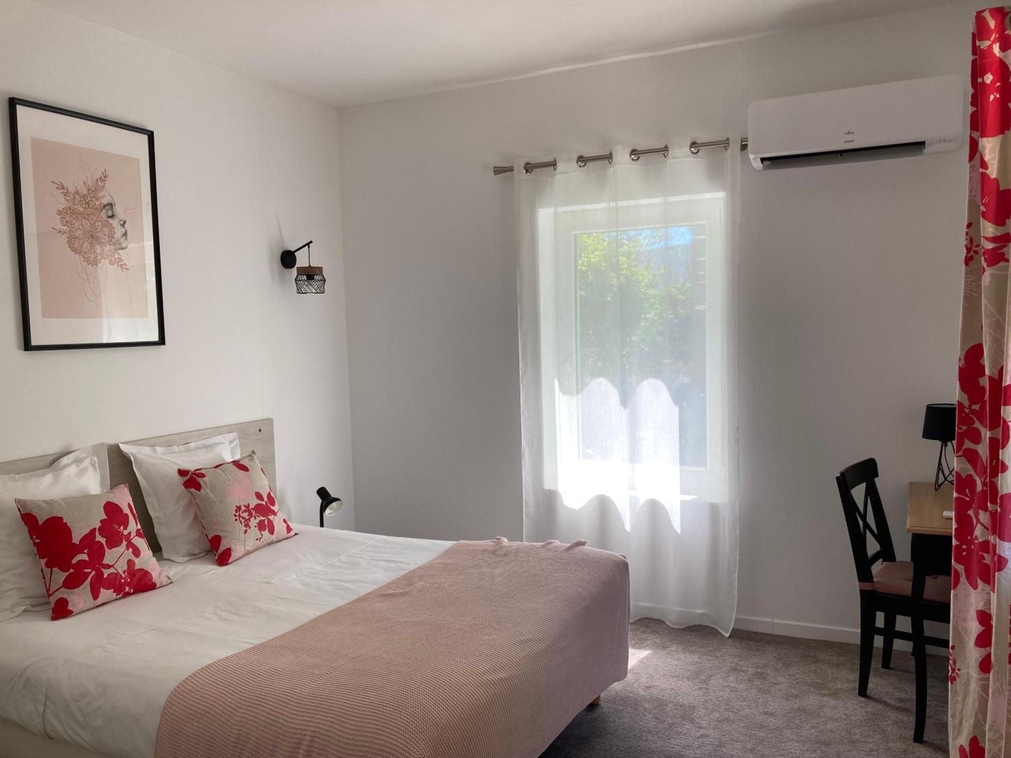 Pavillon De L'Etang Apartment Chateauneuf-du-Rhone ภายนอก รูปภาพ