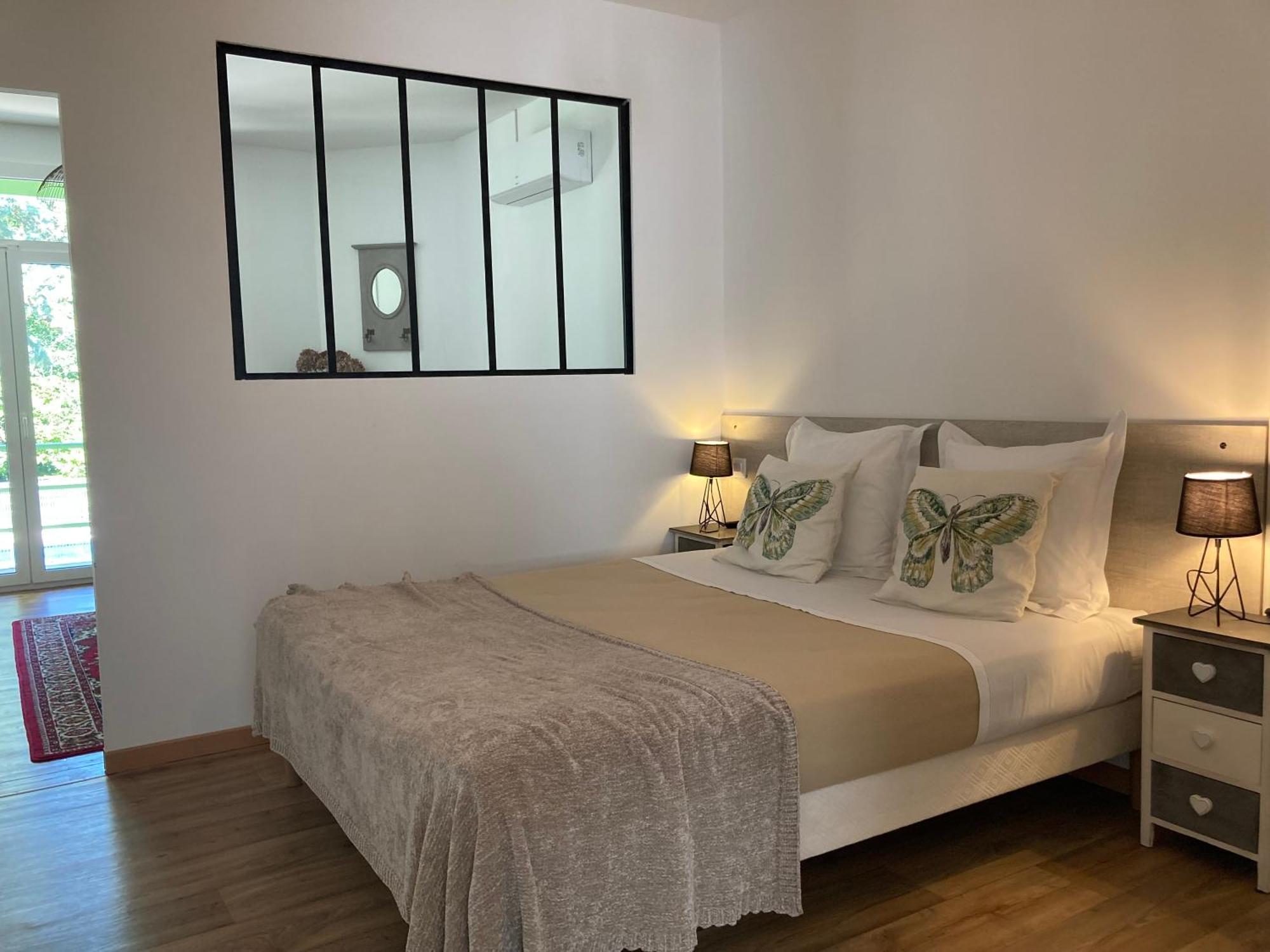 Pavillon De L'Etang Apartment Chateauneuf-du-Rhone ภายนอก รูปภาพ